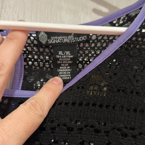 Signature Studio Top - Picture 6 of 6